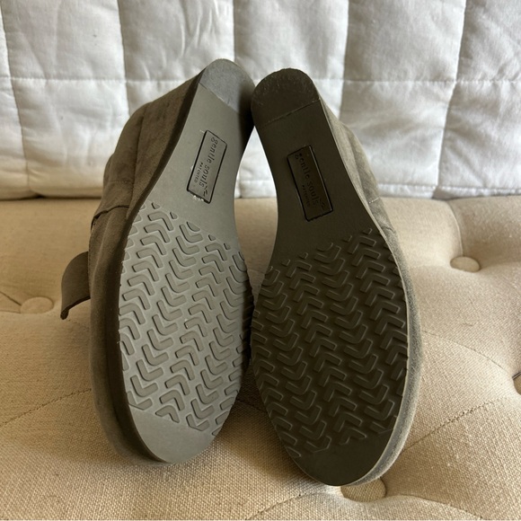 Gentle Souls Kenneth Cole Dawnest Gray Suede Wedge Ankle Shoes Bow Size 7M - Picture 6 of 10